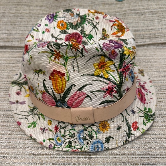 Gucci Accessories - Gucci White Floral Print Bucket Hat with Beige Leather Trim